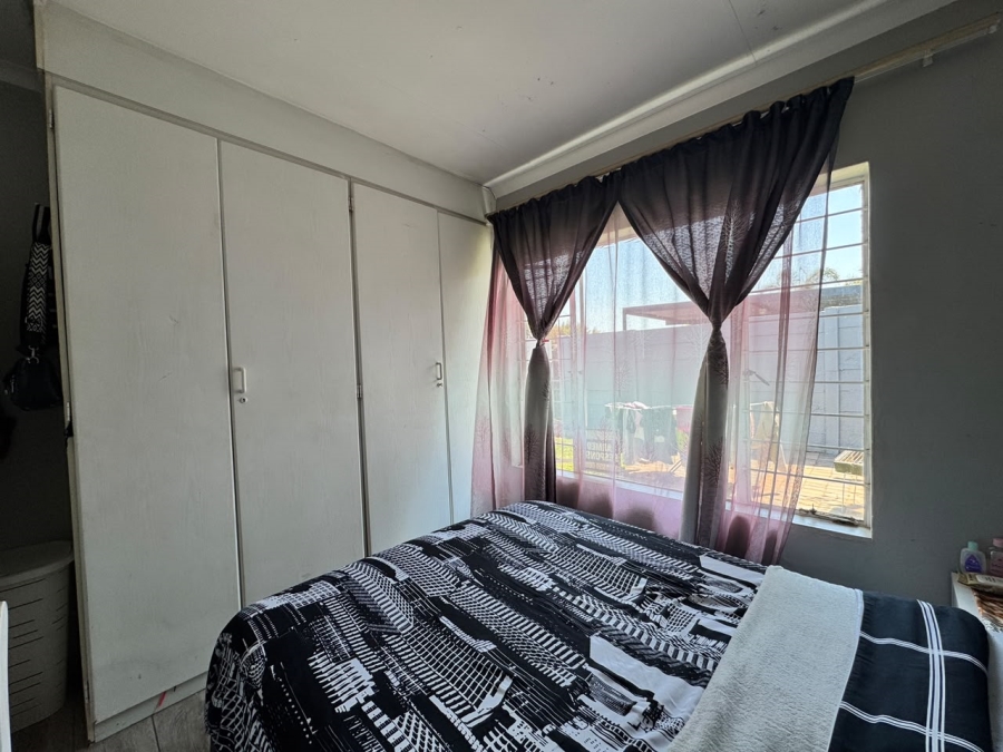 2 Bedroom Property for Sale in The Reeds Gauteng
