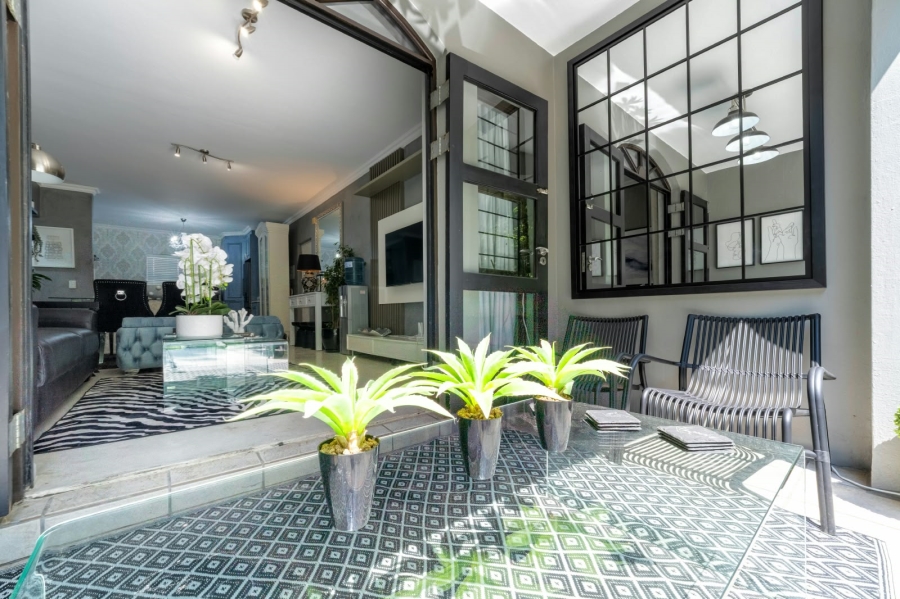 To Let 2 Bedroom Property for Rent in Craighall Gauteng