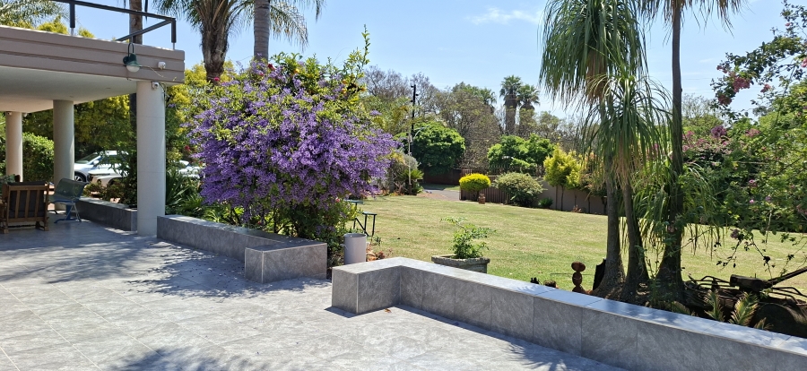 5 Bedroom Property for Sale in Chancliff A H Gauteng
