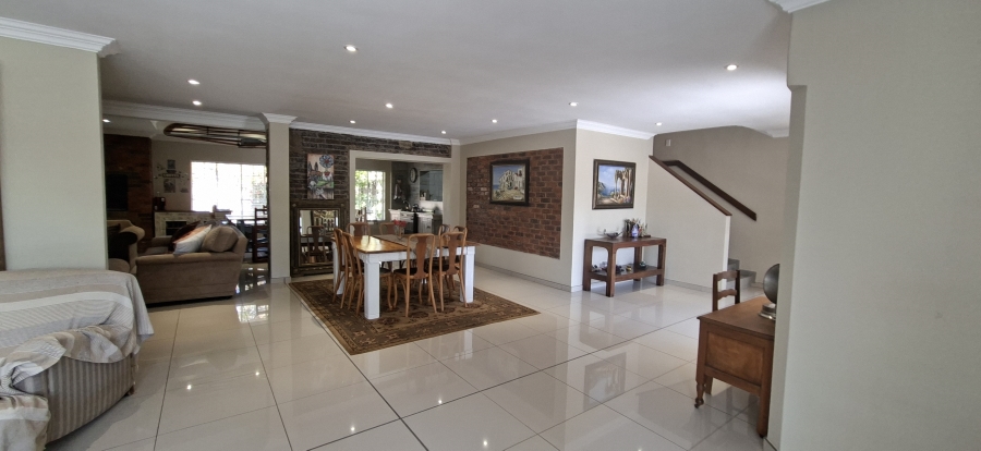 5 Bedroom Property for Sale in Chancliff A H Gauteng