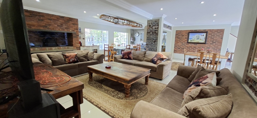 5 Bedroom Property for Sale in Chancliff A H Gauteng