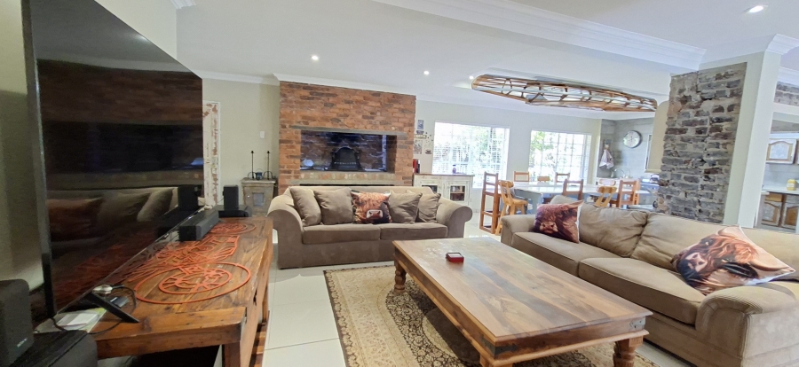 5 Bedroom Property for Sale in Chancliff A H Gauteng
