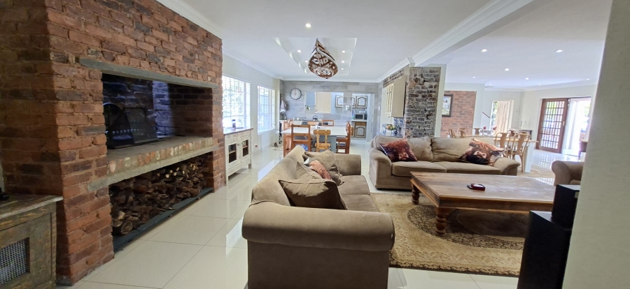 5 Bedroom Property for Sale in Chancliff A H Gauteng