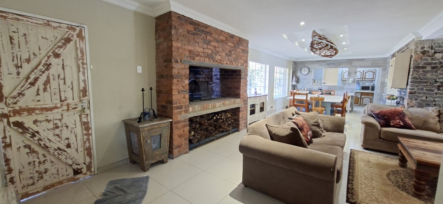5 Bedroom Property for Sale in Chancliff A H Gauteng