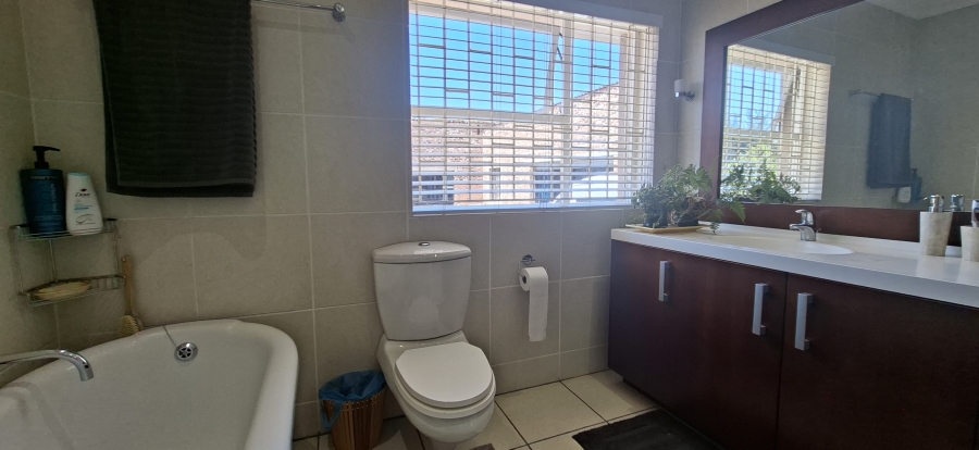 5 Bedroom Property for Sale in Chancliff A H Gauteng