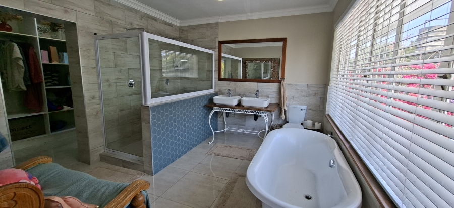 5 Bedroom Property for Sale in Chancliff A H Gauteng