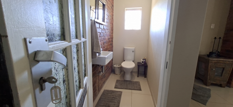 5 Bedroom Property for Sale in Chancliff A H Gauteng