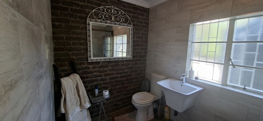 5 Bedroom Property for Sale in Chancliff A H Gauteng