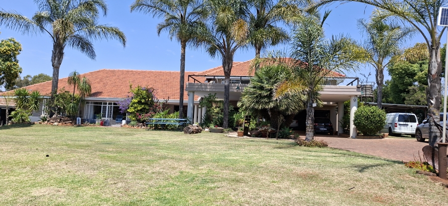 5 Bedroom Property for Sale in Chancliff A H Gauteng