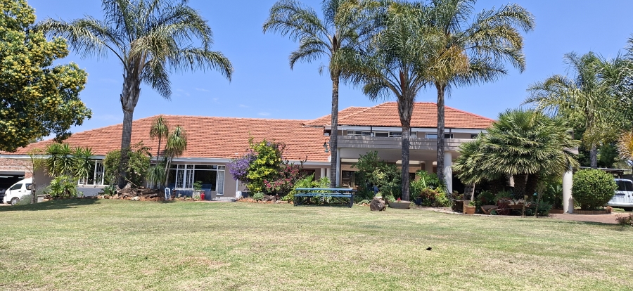 5 Bedroom Property for Sale in Chancliff A H Gauteng