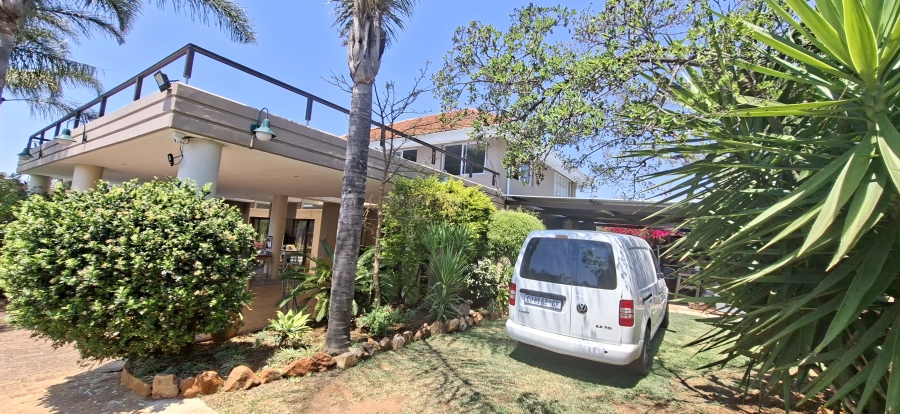 5 Bedroom Property for Sale in Chancliff A H Gauteng