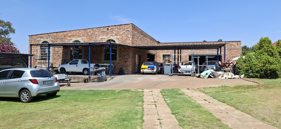 5 Bedroom Property for Sale in Chancliff A H Gauteng
