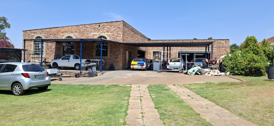5 Bedroom Property for Sale in Chancliff A H Gauteng