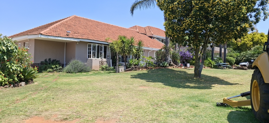 5 Bedroom Property for Sale in Chancliff A H Gauteng