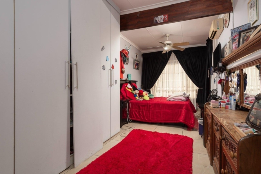4 Bedroom Property for Sale in Verwoerdpark Gauteng