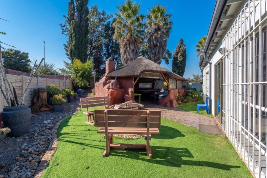 4 Bedroom Property for Sale in Verwoerdpark Gauteng