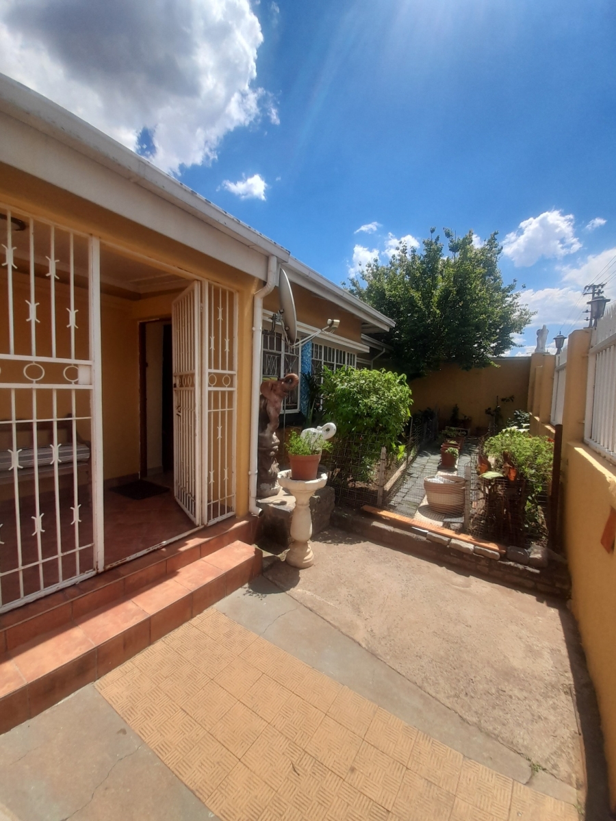 4 Bedroom Property for Sale in Regents Park Gauteng