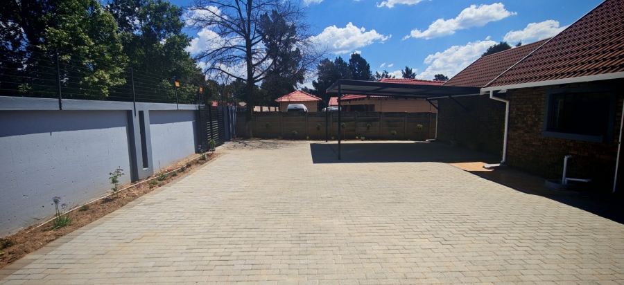 To Let 2 Bedroom Property for Rent in Albertsdal Gauteng