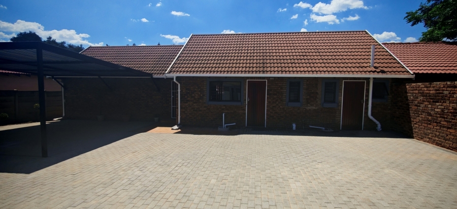 To Let 2 Bedroom Property for Rent in Albertsdal Gauteng