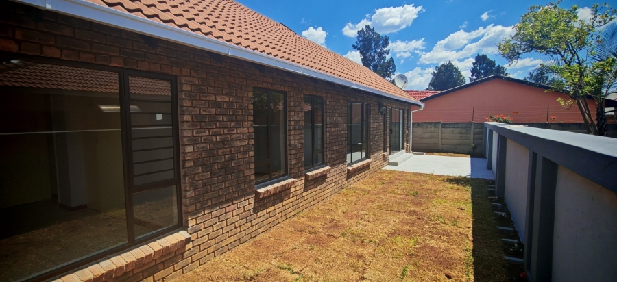 To Let 2 Bedroom Property for Rent in Albertsdal Gauteng