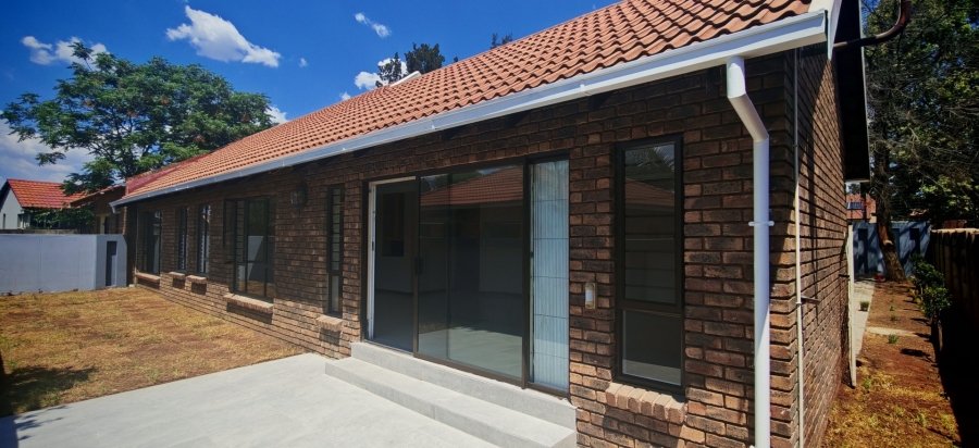 To Let 2 Bedroom Property for Rent in Albertsdal Gauteng
