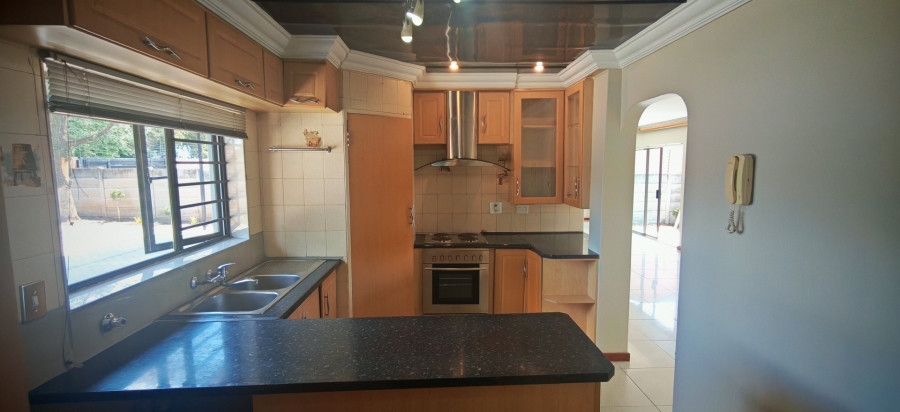 To Let 2 Bedroom Property for Rent in Albertsdal Gauteng