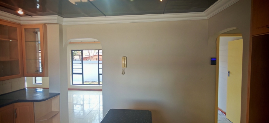 To Let 2 Bedroom Property for Rent in Albertsdal Gauteng