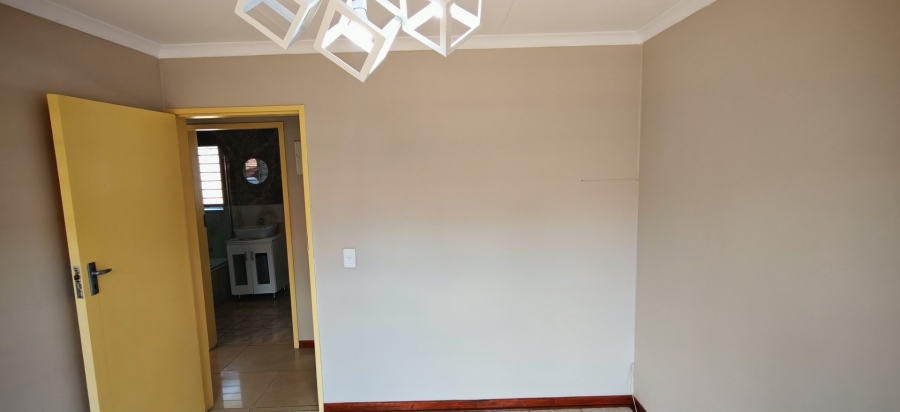 To Let 2 Bedroom Property for Rent in Albertsdal Gauteng