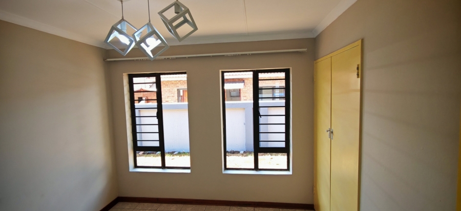 To Let 2 Bedroom Property for Rent in Albertsdal Gauteng