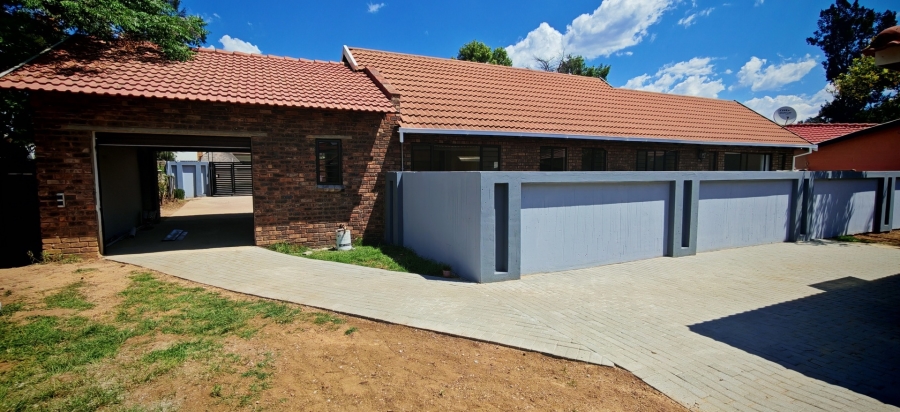 To Let 2 Bedroom Property for Rent in Albertsdal Gauteng