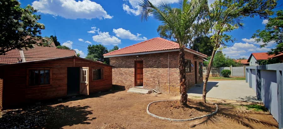 To Let 2 Bedroom Property for Rent in Albertsdal Gauteng