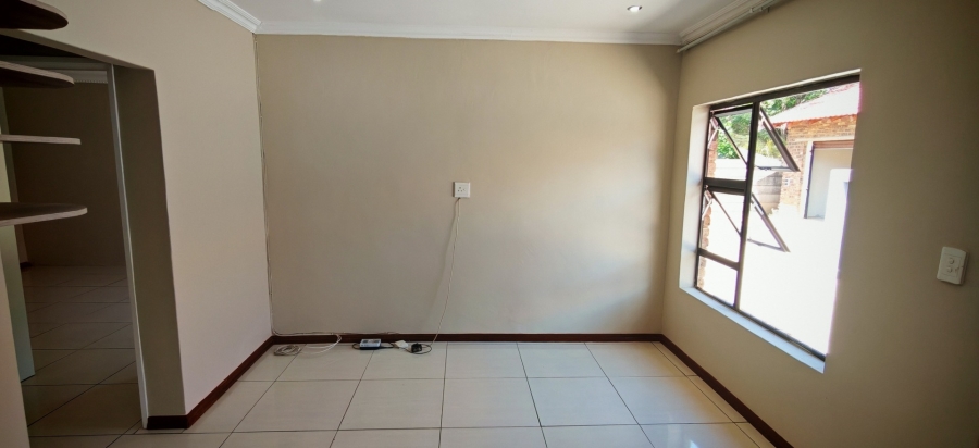 To Let 2 Bedroom Property for Rent in Albertsdal Gauteng