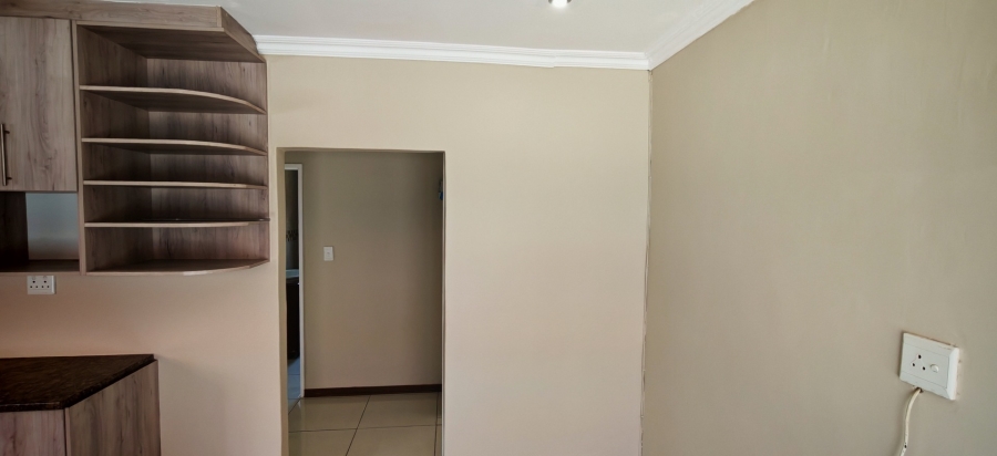 To Let 2 Bedroom Property for Rent in Albertsdal Gauteng
