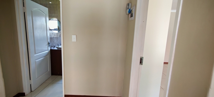 To Let 2 Bedroom Property for Rent in Albertsdal Gauteng