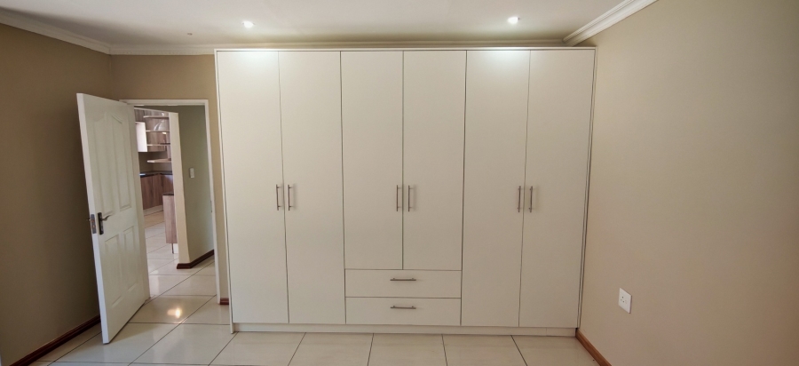 To Let 2 Bedroom Property for Rent in Albertsdal Gauteng