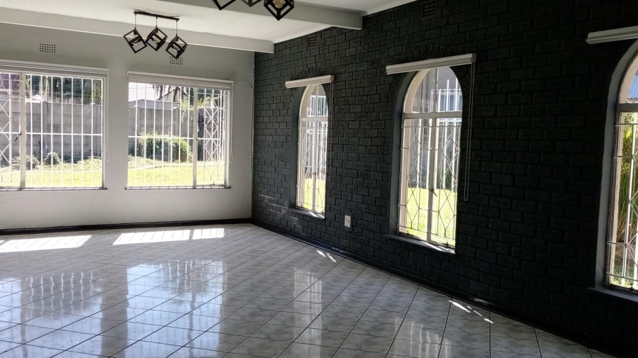 4 Bedroom Property for Sale in Brackendowns Gauteng