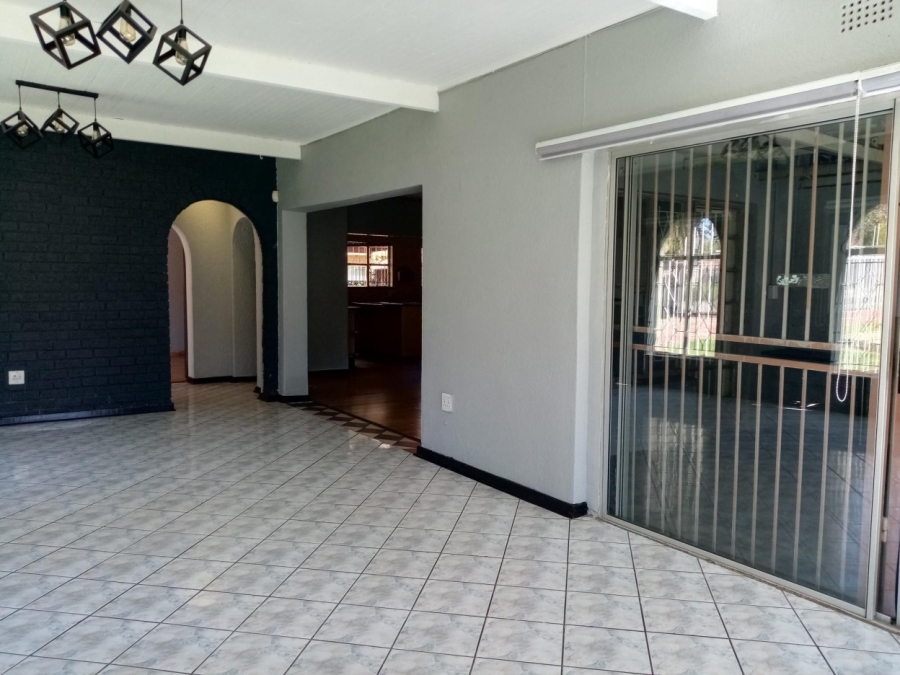 4 Bedroom Property for Sale in Brackendowns Gauteng