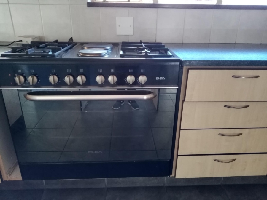 4 Bedroom Property for Sale in Brackendowns Gauteng