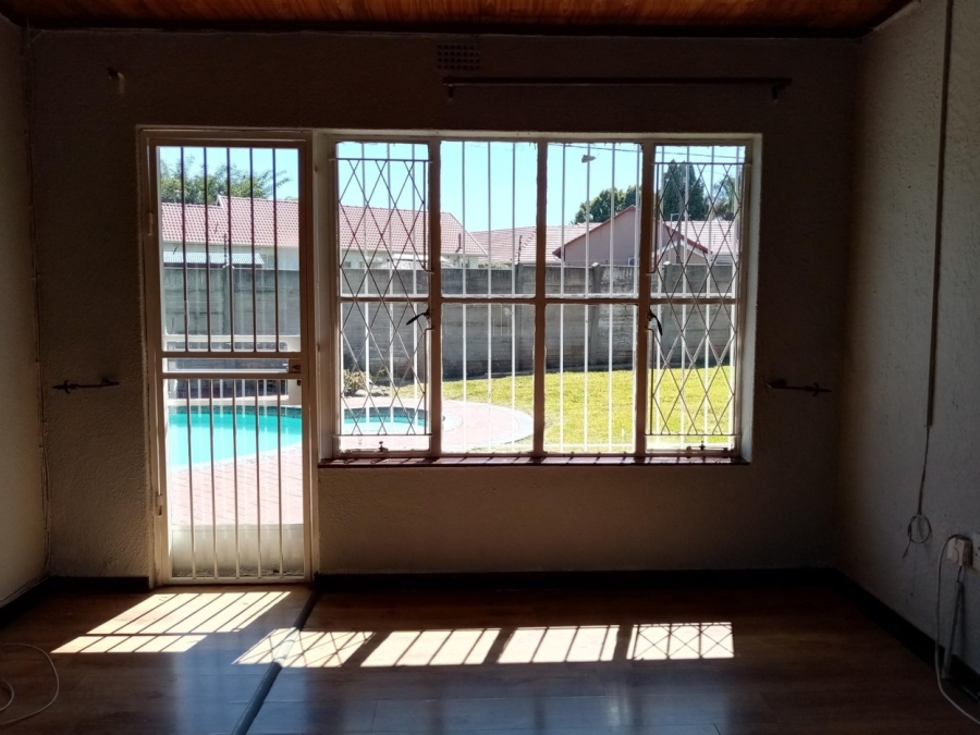 4 Bedroom Property for Sale in Brackendowns Gauteng