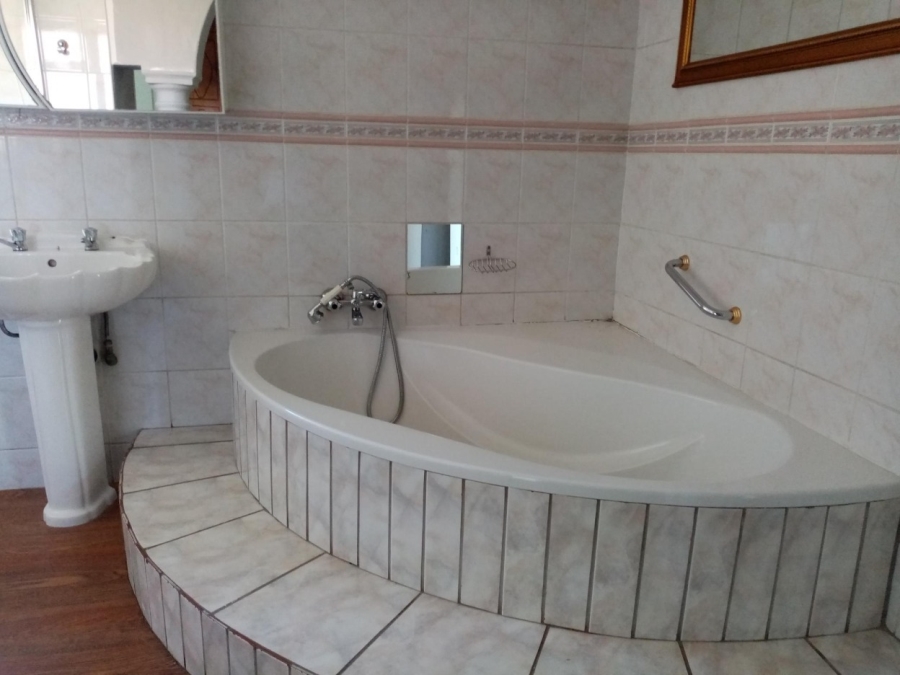 4 Bedroom Property for Sale in Brackendowns Gauteng