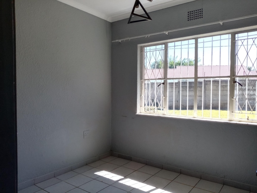4 Bedroom Property for Sale in Brackendowns Gauteng