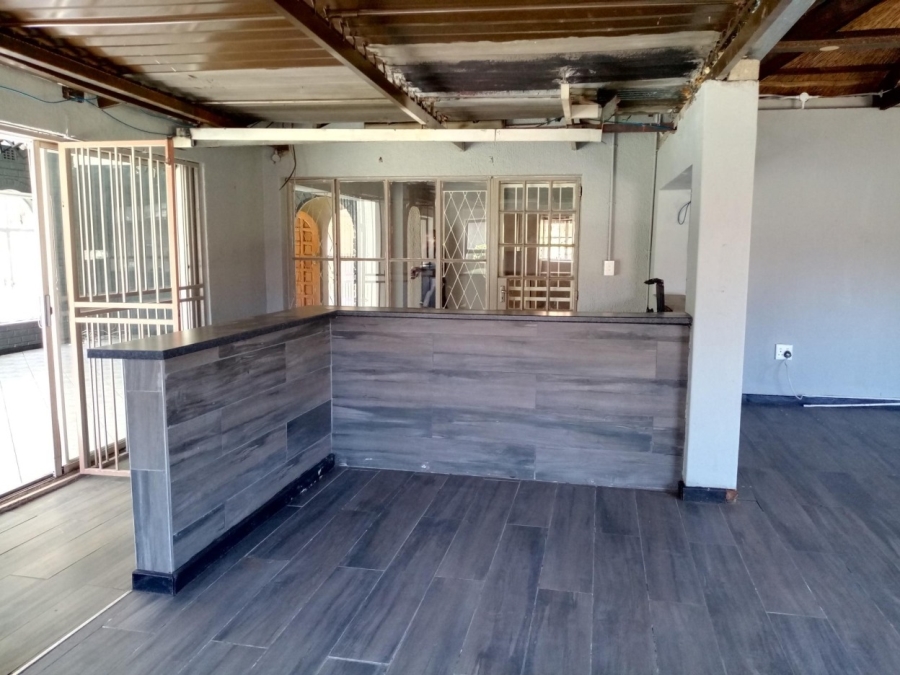 4 Bedroom Property for Sale in Brackendowns Gauteng