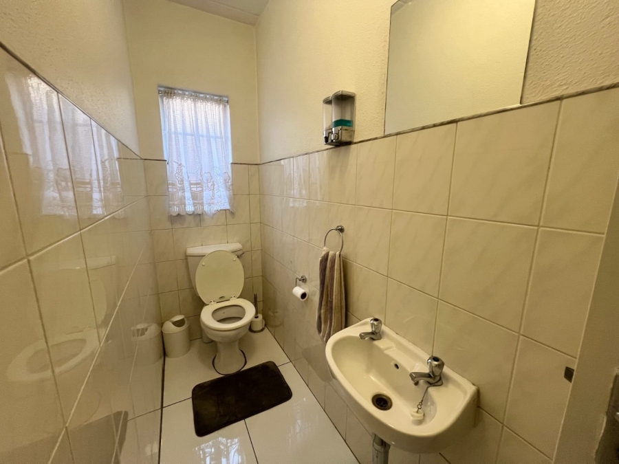 To Let 2 Bedroom Property for Rent in New Redruth Gauteng
