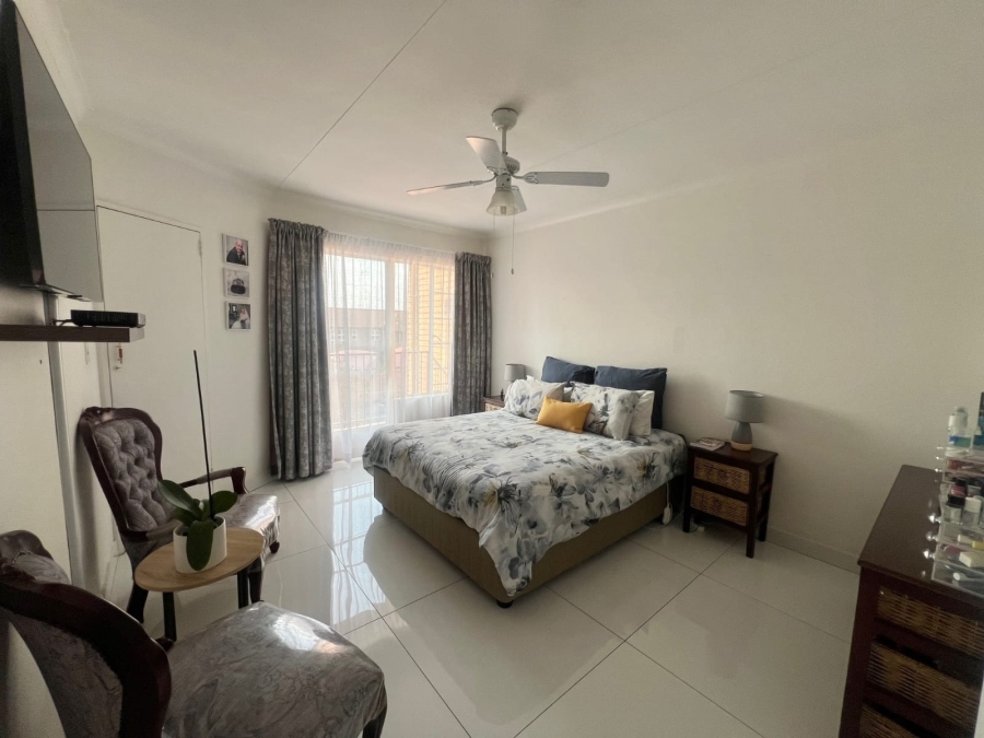 To Let 2 Bedroom Property for Rent in New Redruth Gauteng