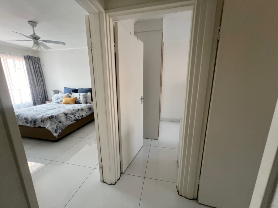 To Let 2 Bedroom Property for Rent in New Redruth Gauteng