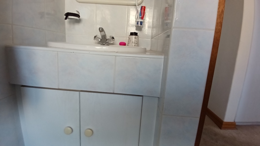 To Let 1 Bedroom Property for Rent in Glenvista Gauteng