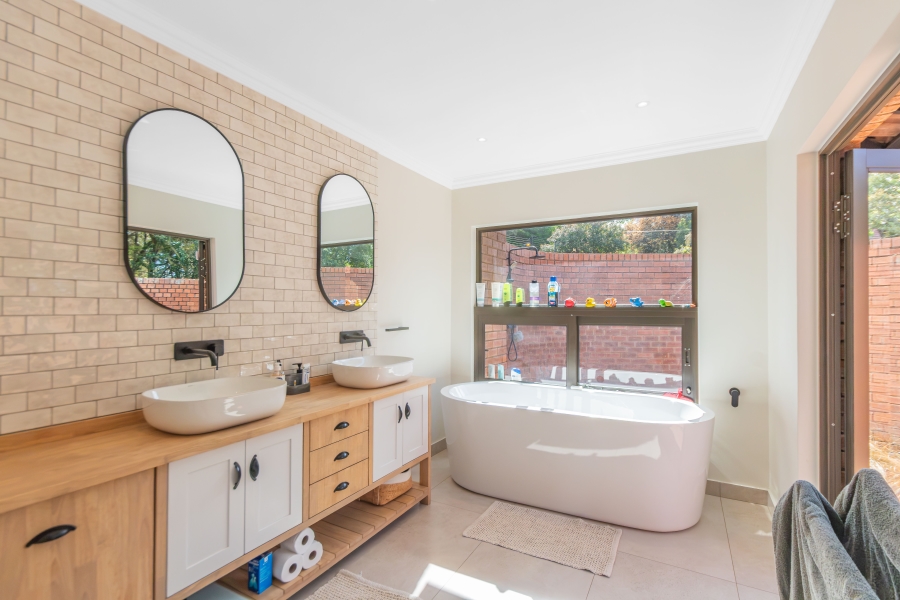 4 Bedroom Property for Sale in Bryanston Gauteng