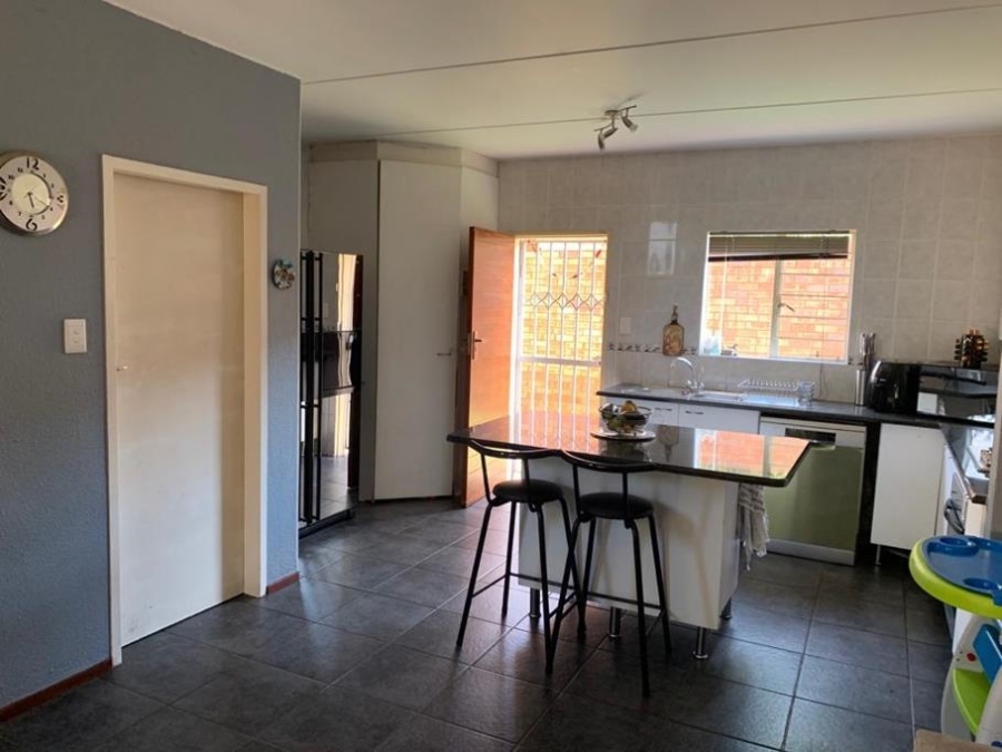 To Let 3 Bedroom Property for Rent in Kyalami Gauteng