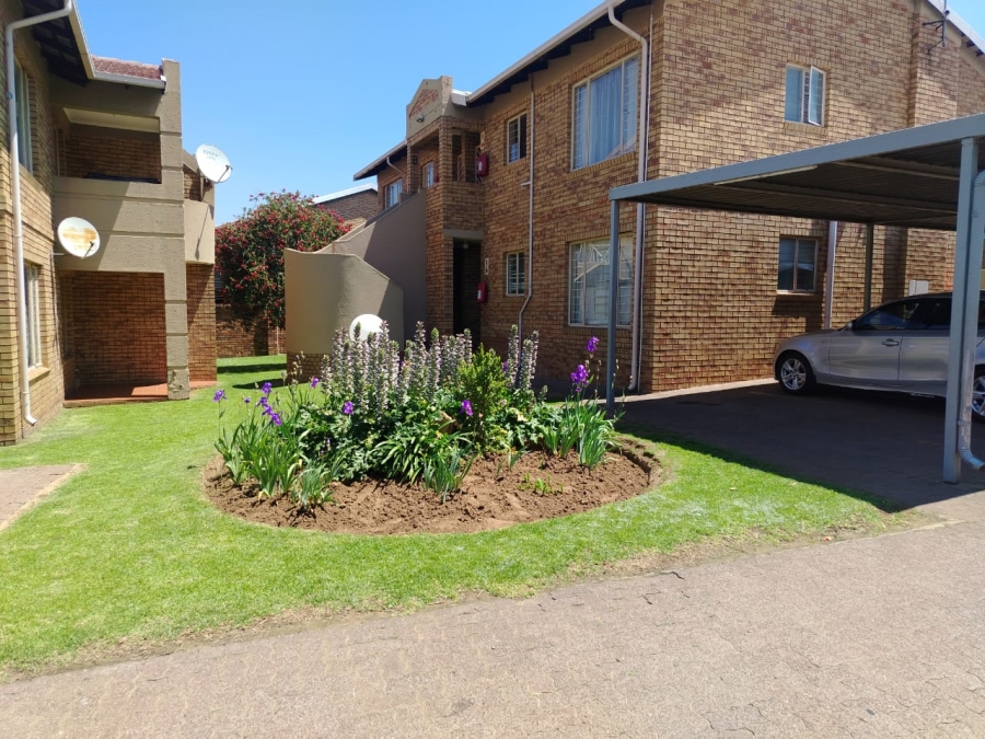 2 Bedroom Property for Sale in Kenleaf Gauteng