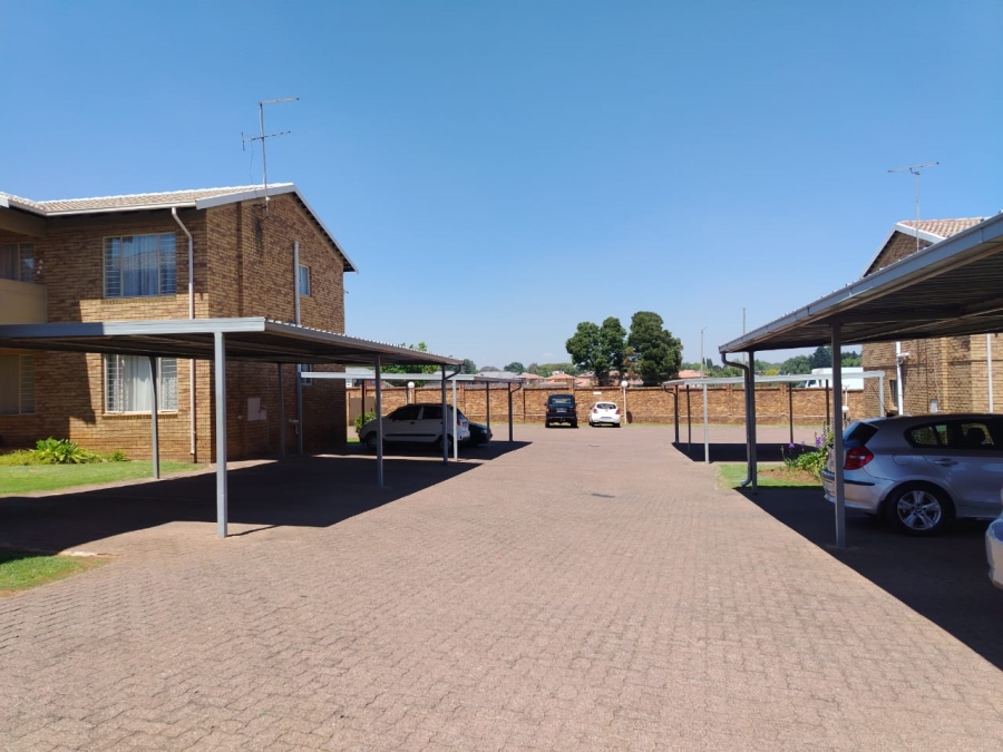 2 Bedroom Property for Sale in Kenleaf Gauteng